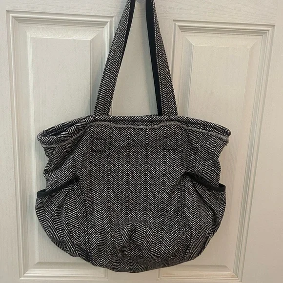 Thirty-One Black and White Chevron Tote - Picture 1 of 11